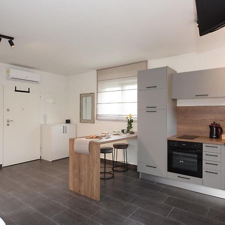 Feel Good Apartment & Studio Zara Esterno foto