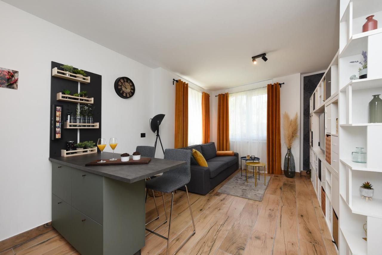 Feel Good Apartment & Studio Zara Esterno foto